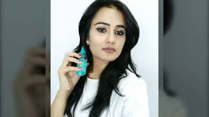 Hair serums help detangle hair, add softness, control frizz, and give your hair a glossy finish. Streax Pro Hair Serum Vita Gloss Honest Review Demo Swati Bhambra Youtube