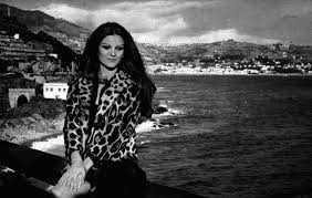 In una fredda mattina di febbraio del 1988,mi feci a piedi una lunga passeggiata dal checkpoint charlie ad alexanderplatz, tutto lungo unter den liden. About Milva Italian Opera Singer 1939 Biography Facts Career Wiki Life