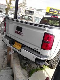 سيارة جمسي تك باب نظيف بدون...