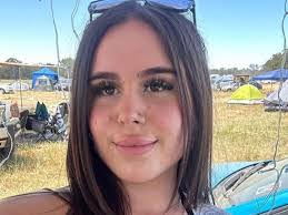 Stacey Livingstone's Instagram, Twitter & Facebook