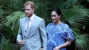 Royal birth announcement will be taken by police escort to buckingham palace and displayed on an easel. Brush Up On History Of British Royal Babies Before Meghan Markle Prince Harry S Little One Arrives