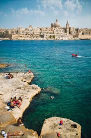 Surfside owner justin gambin has reacted to the social media outrage following a party that broke out in his sliema venue yesterday, saying it was impossible to stop people from dancing spontaneously. Der Unverzichtbare Sliema Reisefuhrer 9 Wichtige Tipps Fur Den Urlaub In Malta