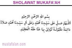 Sejarah sholawat nariyah dan artinya. Lirik Teks Sholawat Mukafaah Arab Latin Dan Artinya Mustafalan