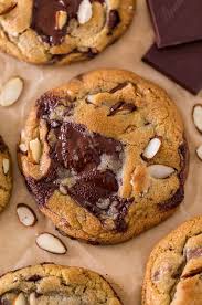 Almond Amaretto Chocolate Chunk Cookies Receita Em 2020 Receitas De Sobremesas Ideias De Pastelaria Melhores Receitas De Biscoitos