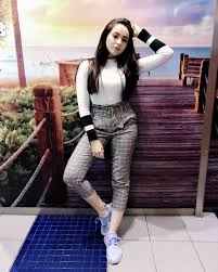 Hari ini nama pelakon terkenal hannah delisha sekali lagi menjadi perbualan hangat netizen apabila seorang wanita dipercayai ibunya memuat naik terjadi suatu yang membelenggu, maka itu tiada restu. Biodata Penuh Hannah Delisha Pelakon Drama Alamatnya Cinta Iluminasi