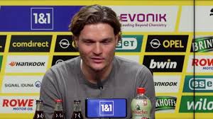 Facebook gives people the power to share and makes the. Tirito De Terzic Al Sevilla Se Adelantaron Y Desaparecieron Los Recogepelotas