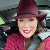 Cynthia Linkas's Instagram, Twitter & Facebook