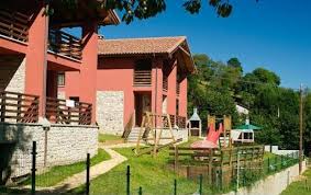 Esta casa rural de cangas de onís se encuentra a 2,8 km de museo de covadonga y a 3 km de basílica de santa maría la real de covadonga. 4 Apartamentos Rurales En Cangas De Onis Con Spa Cangas De Onis Asturias Picos De Europa