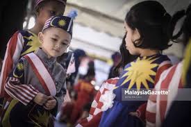 Megah kami terasa jalur gemilang. Daily Life Baju Jalur Gemilang