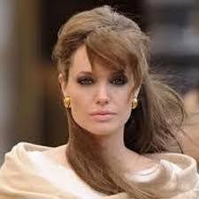 Elise Ward's Instagram, Twitter & Facebook