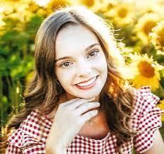 Laura Boyce's Instagram, Twitter & Facebook