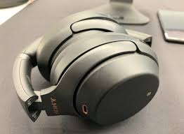They are among the bulkiest buds you can buy that aren't specifically designed for aggressive workouts. Ascii Jp ã‚½ãƒ‹ãƒ¼ Wh 1000xm4 ã‚'è©¦è´ãƒ¬ãƒ æ¥­ç•Œæœ€é«˜ã‚¯ãƒ©ã‚¹ãƒŽã‚¤ã‚­ãƒ£ãƒ³ã®ãƒ¯ã‚¤ãƒ¤ãƒ¬ã‚¹ãƒ˜ãƒƒãƒ‰ãƒ›ãƒ³ 1 2