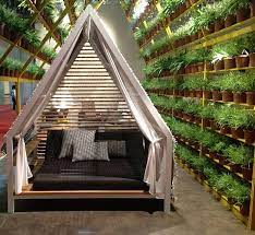 If you love canopy beds and a good diy project , you're in for a special treat. 25 Diy Outdoor Bed Ideas Summer Decorating With Spa Beds Canopies And Curtains Outdoor Beds Outdoor Daybed Outdoor Canopy Bed