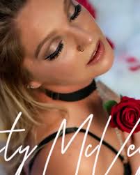 Our latest featured model is the Oklahoma beauty Lena Harmon! This  accomplished mother of five is a franchise owner for the Miss Fashion  Global modeling competition, Supermodels unlimited icon, 2022-2023, Elite Ms