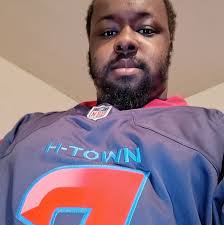 Where my texans fans at? Whos pulling up to the game tomorrow?? 🤔