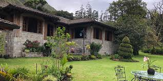 Contamos con habitaciones familiares y matrimoniales con todos los servicios en una ubicación exclusiva. Banos De Agua Santa Hotels Where To Stay Ecuador Hop