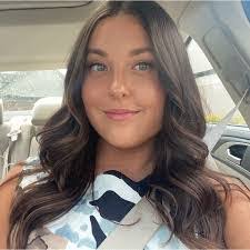 Shelby Roach's Instagram, Twitter & Facebook