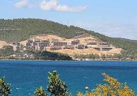 Bodrum'a bağlı güvercinlik bölgesinde 29 temmuz 2021 saat 14:30 sıralarında ormanlık alanda başlayan yangın, titanic deluxe bodrum otelimizin çok yakınına kadar ulaşmıştır. Bodrum Da Yaktiklari Ormanda Titanik Yukseliyor