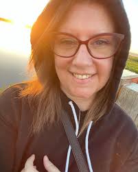 Viele liebe Grüße aus Waren Müritz....sorry mit der Sonnenbrille . Habe  leider im Moment kein anderes Foto. Könnte aber nach gereicht werden.