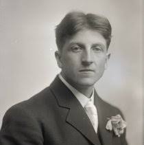 Mary Nieland's Instagram, Twitter & Facebook