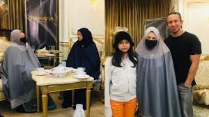 Boleh ke kita jalani hidup ini dengan sangat best. Cico Sakit Dikatakan Disihir Akhirnya Ibunya Uji Rashid Buka Mulut Kisah Sebenar Sampai Pernah Dihalau Keluar Rumah Mykmu Net