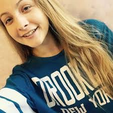 Maxine Edmonds's Instagram, Twitter & Facebook