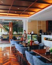 Последние твиты от royal ambarrukmo (@royalambarrukmo). Punika Deli At Royal Ambarrukmo Yogyakarta Depok Yogyakarta Traveloka Eats