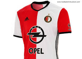 De shirts zijn vrijwel identiek aan het seizoen ervoor, het grootste verschil is dat de sponsorbalk niet … Feyenoord 16 17 Adidas Home Kit 16 17 Kits Football Shirt Blog
