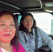 Los responsables de que hoy estemos celebrando los 30 años de carrera de  Alex El Genio Lucas, su Mamá y sus hijos. Muchas bendiciones de parte de la  familia de Alex.! 🙏🏻 #los30delgenio