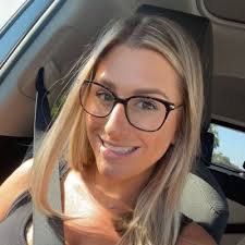 Shannon Rosen's Instagram, Twitter & Facebook