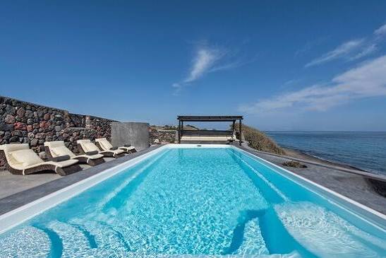 Laundry Service for Ramni House Oia | ProLaundry Santorini