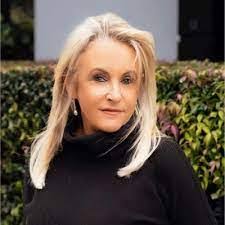 Julie Buchanan's Instagram, Twitter & Facebook