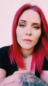 Veronica Bridgeman's Instagram, Twitter & Facebook