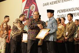 Check spelling or type a new query. Menteri Puspayoga Berikan Penghargaan Bagi Insan Koperasi Antara News