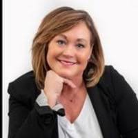 404 Oak Knoll Boulevard, Mankato, MN, 56001