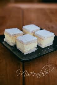 Miserable Biscuit Moelleux Aux Amandes Et Creme Au Beurre Vanille Biscuits Moelleux Aux Amandes Biscuits Moelleux Recette Dessert