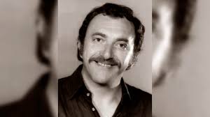 A 20 años de la muerte de Cacho Espíndola: el actor de trayectoria que fue  viral por su papel en Los Simuladores