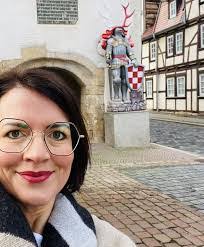 Anne Pingel's Instagram, Twitter & Facebook