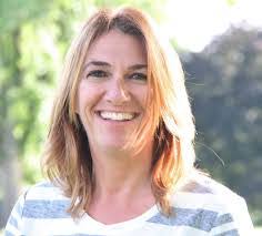 Jennifer Kelman's Instagram, Twitter & Facebook