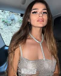 Megan Guthrie Style, Clothes, Outfits and Fashion • CelebMafia