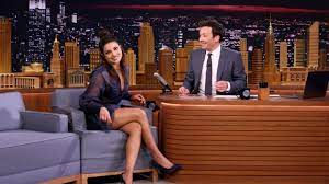 David blaine sews his lips together for an insane magic trick that shocks jimmy fallon, priyanka chopra and the roots. Priyanka Chopra Appears Plays Sculptionary On Jimmy Fallon S Tonight Show Watch
