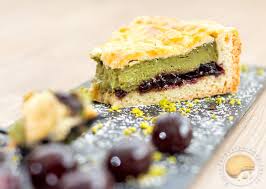 Recette De Gateau Basque Revisite Creme Patissiere A La Pistache Et Confiture De Cerises Noires Gateau Basque Recette Basque Pistache