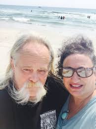 Which restaurant is better, Der Dutchman or Farmstead?