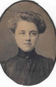 Clara Henley's Instagram, Twitter & Facebook