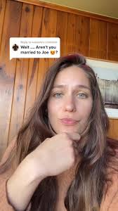 Lola Kirke Engaged