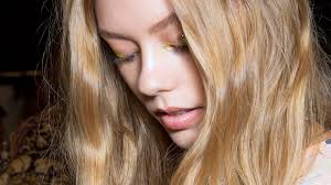 Allure editor jihan forbes loves this treatment when her curls begin to feel dry. The Best Diy Hair Masks For Dry Hair Stylecaster