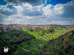 شهدت درعا البلد، اليوم الأربعاء، تصعيداً عسكرياً ومواجهات دموية بين قوات النظام السوري وشبّان المنطقة؛ وذلك بعد فشل المفاوضات ونقض الاتفاق المبرم مع لجان التفاوض. Ù…Ø´Ù‡Ø¯ Ù„ÙˆØ§Ø¯ÙŠ Ø§Ù„Ø²ÙŠØ¯ÙŠ Ø§Ù„Ø°ÙŠ ÙŠÙØµÙ„ Ø¨ÙŠÙ† Ø¯Ø±Ø¹Ø§ Ø§Ù„Ø¨Ù„Ø¯ ÙˆØ¯Ø±Ø¹Ø§ Ø§Ù„Ù…Ø­Ø·Ø© Ø³ÙˆØ±ÙŠØ§ Ø¯Ø±Ø¹Ø§ Syria Daraa Syria Beautiful Places Natural Landmarks