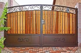 Pin By Lorie Guthrie On Vorota Zabor Dver Krylco House Gate Design Iron Gate Design Wood Gate