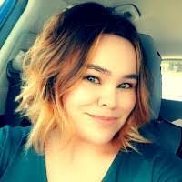 Clarissa Compton's Instagram, Twitter & Facebook