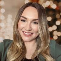 Allie Wade's Instagram, Twitter & Facebook